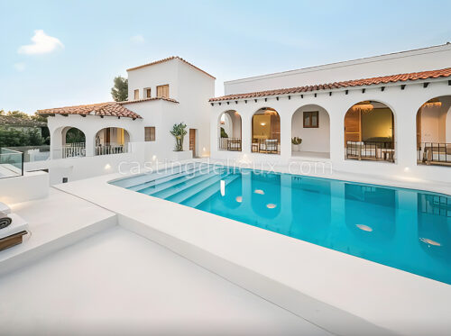 ES012 -Villa bohème design avec grande terrasse, pool house et vue mer – Espagne