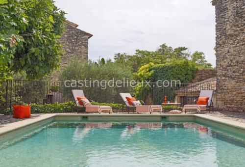 FR117- Maison du XIXᵉ avec jardin clos dans le Luberon