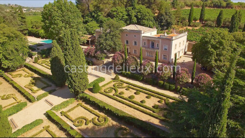 FR145- Manoir Languedocienne avec jardin à la française