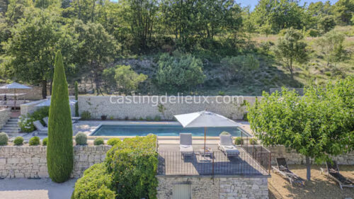 FR165 -Bastide  rénovée avec piscine et grands volumes – Sud de la France