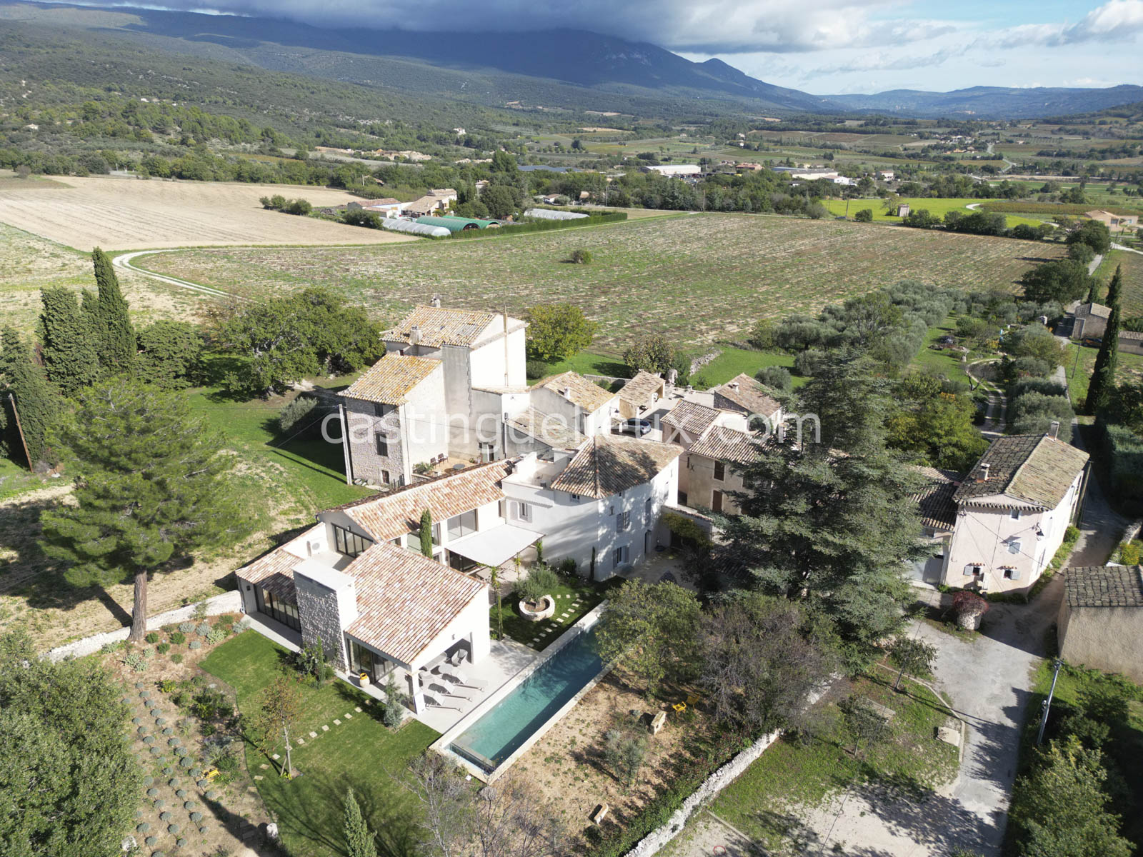 castingdelieux.com-FR201-location-lieux-tournage-shootingphoto-Luberon-101