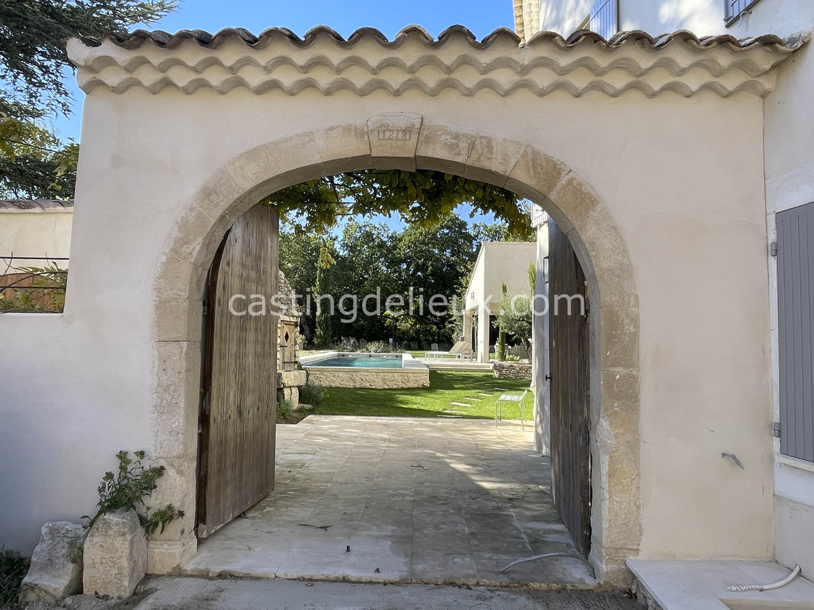 castingdelieux.com-FR201-location-lieux-tournage-shootingphoto-Luberon-103