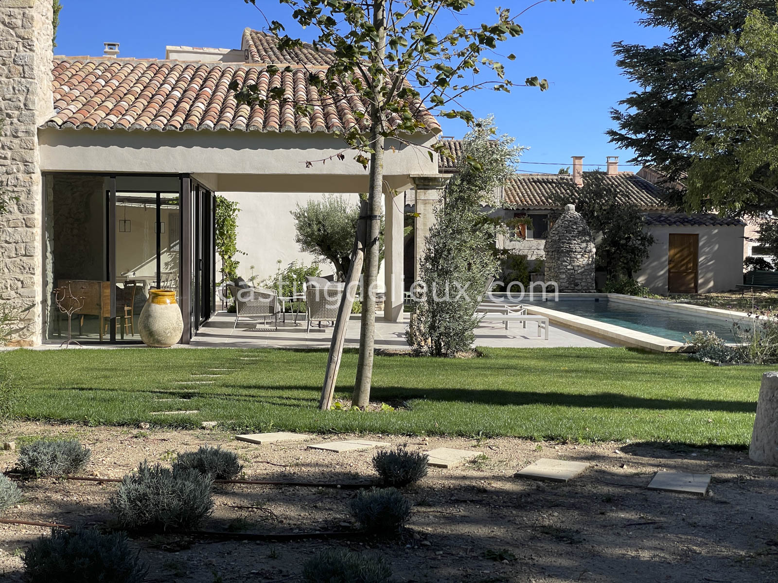 castingdelieux.com-FR201-location-lieux-tournage-shootingphoto-Luberon-110