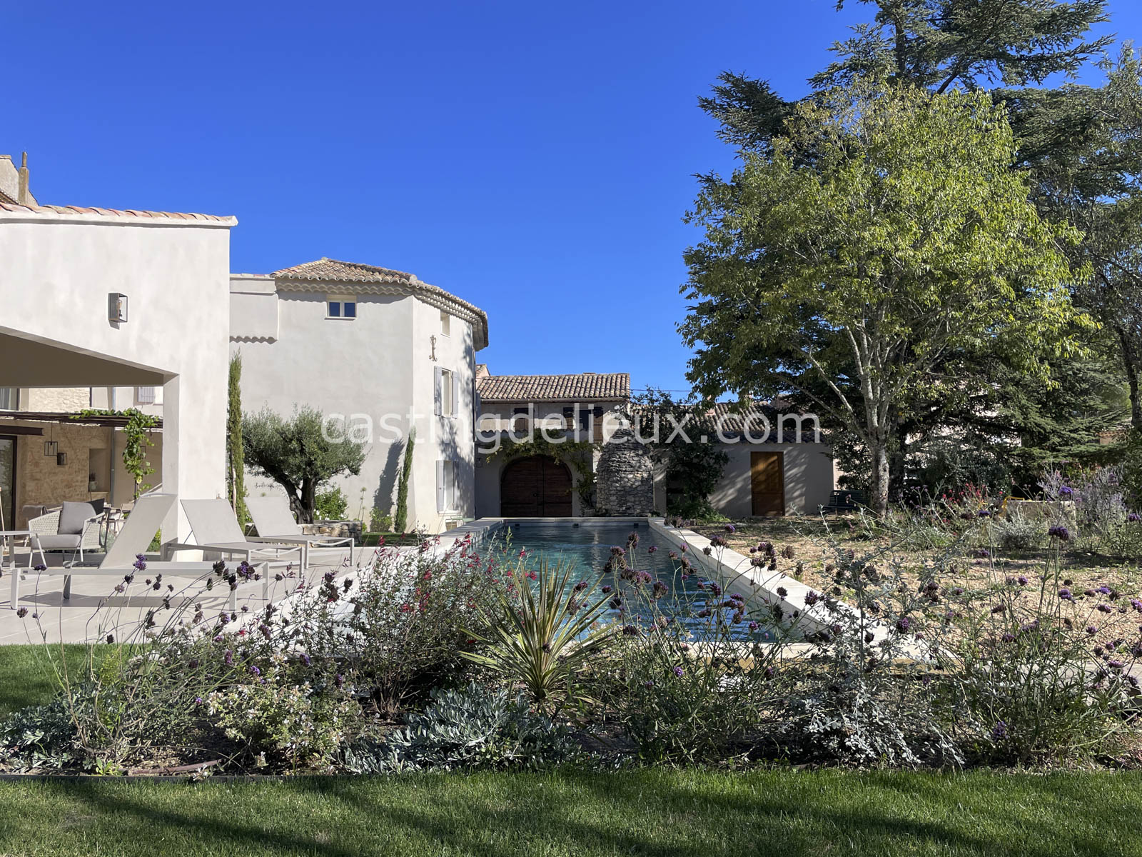 castingdelieux.com-FR201-location-lieux-tournage-shootingphoto-Luberon-117