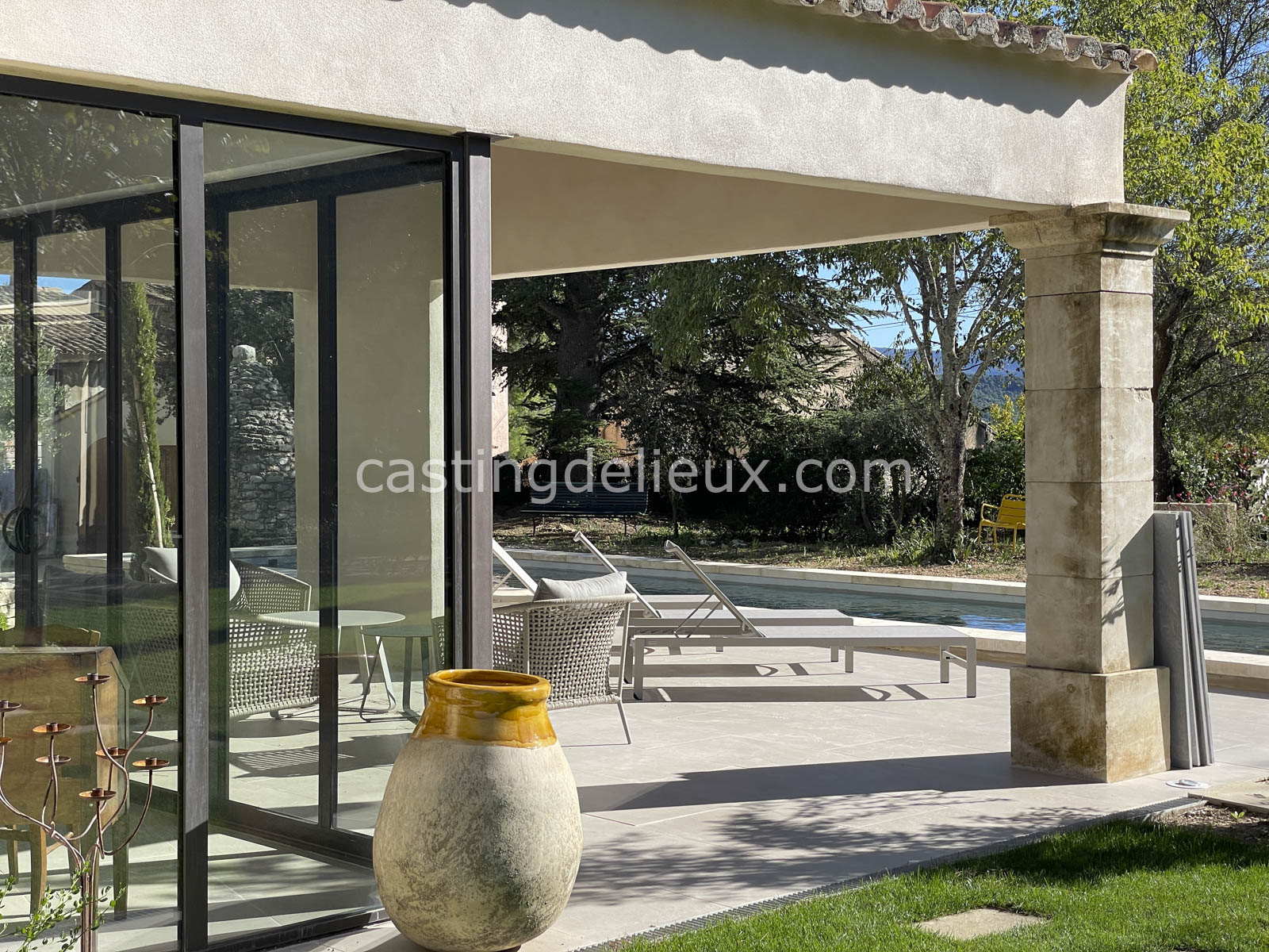 castingdelieux.com-FR201-location-lieux-tournage-shootingphoto-Luberon-122