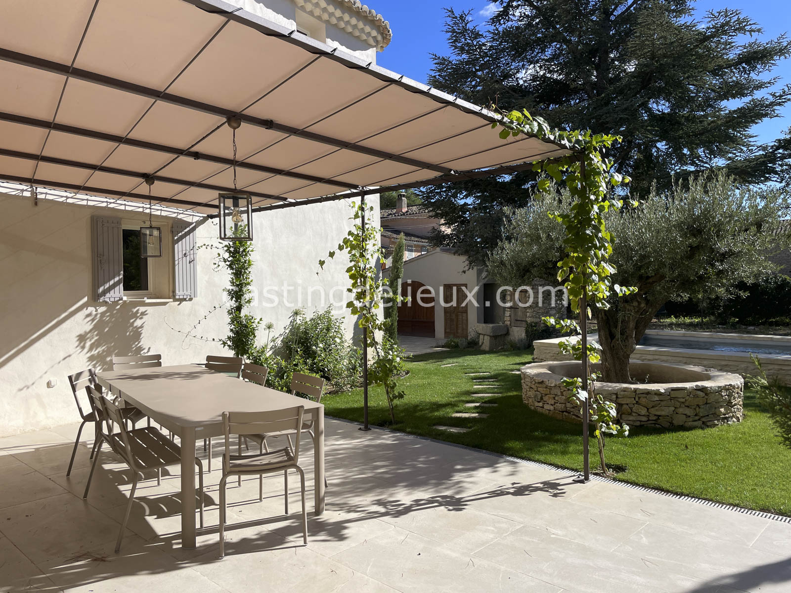 castingdelieux.com-FR201-location-lieux-tournage-shootingphoto-Luberon-124