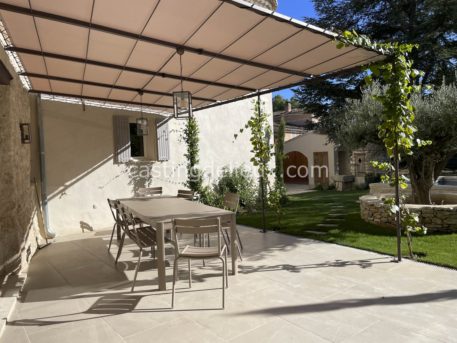 castingdelieux.com-FR201-location-lieux-tournage-shootingphoto-Luberon-127