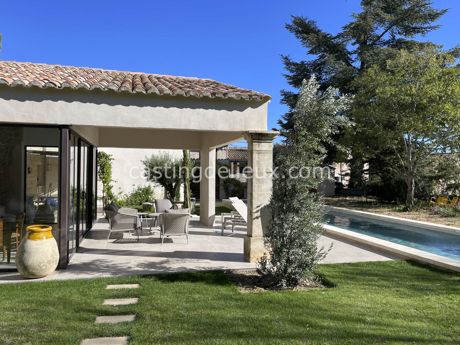 castingdelieux.com-FR201-location-lieux-tournage-shootingphoto-Luberon-128