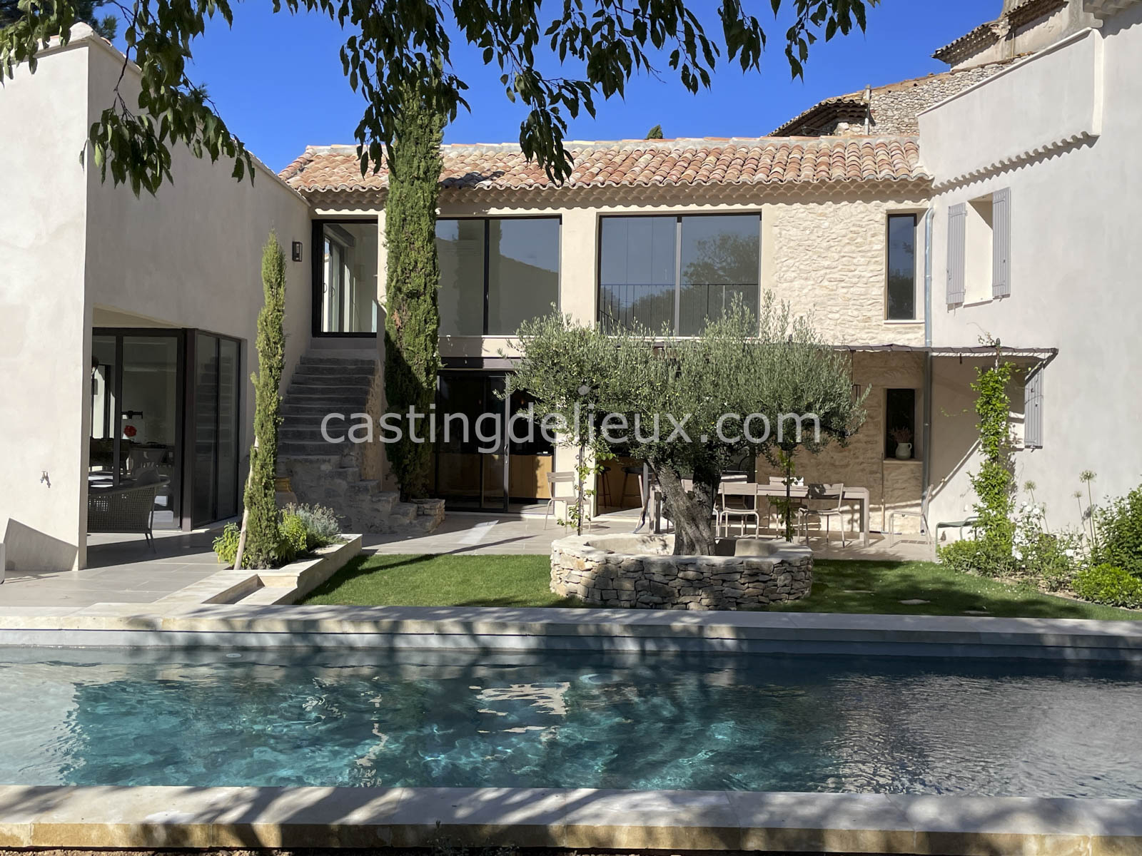 castingdelieux.com-FR201-location-lieux-tournage-shootingphoto-Luberon-130