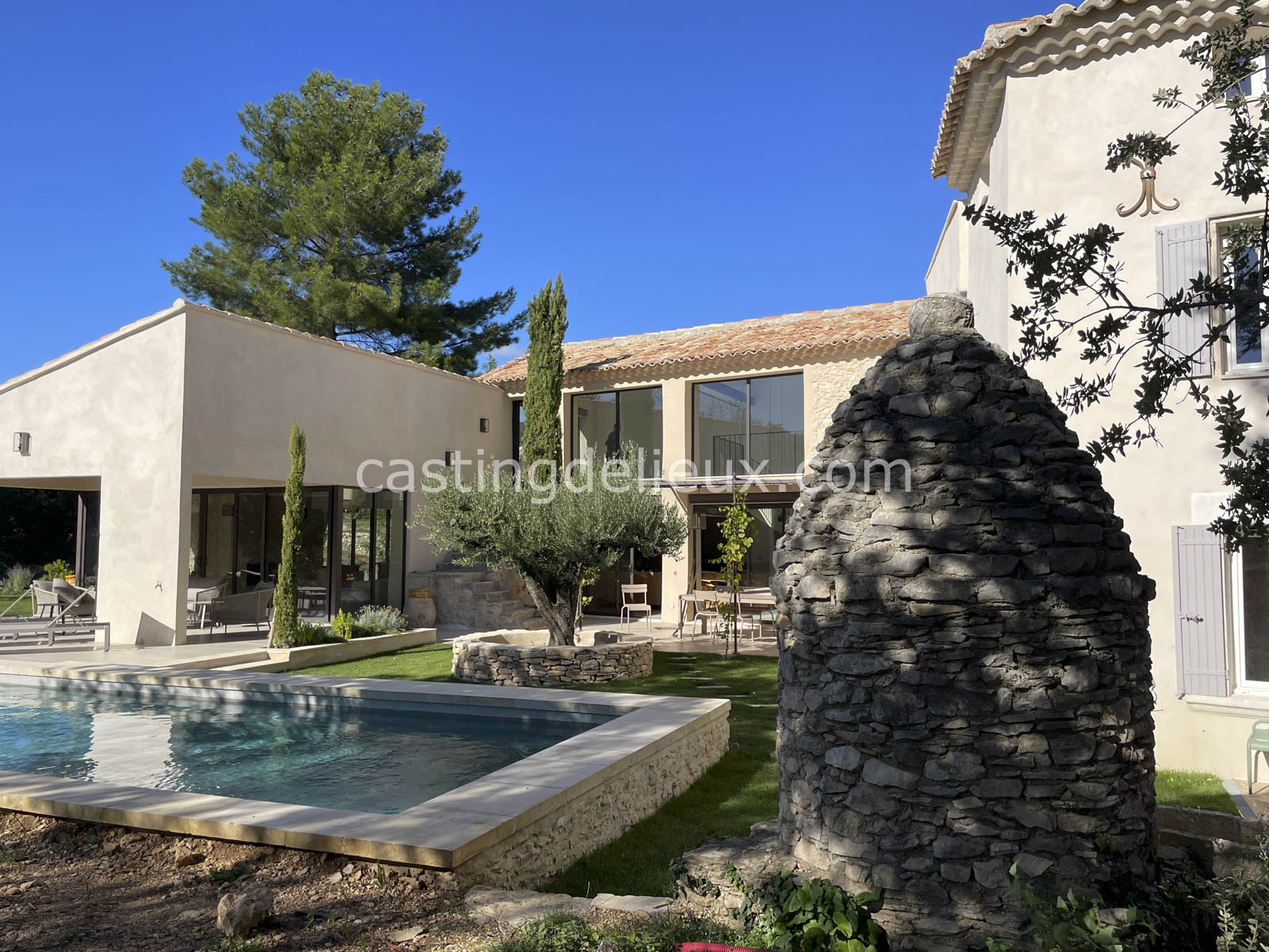 castingdelieux.com-FR201-location-lieux-tournage-shootingphoto-Luberon-131