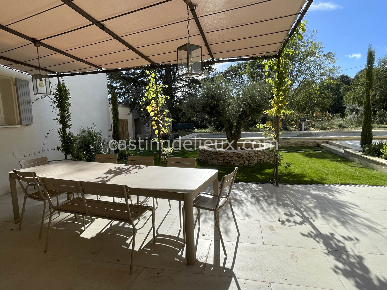 castingdelieux.com-FR201-location-lieux-tournage-shootingphoto-Luberon-137