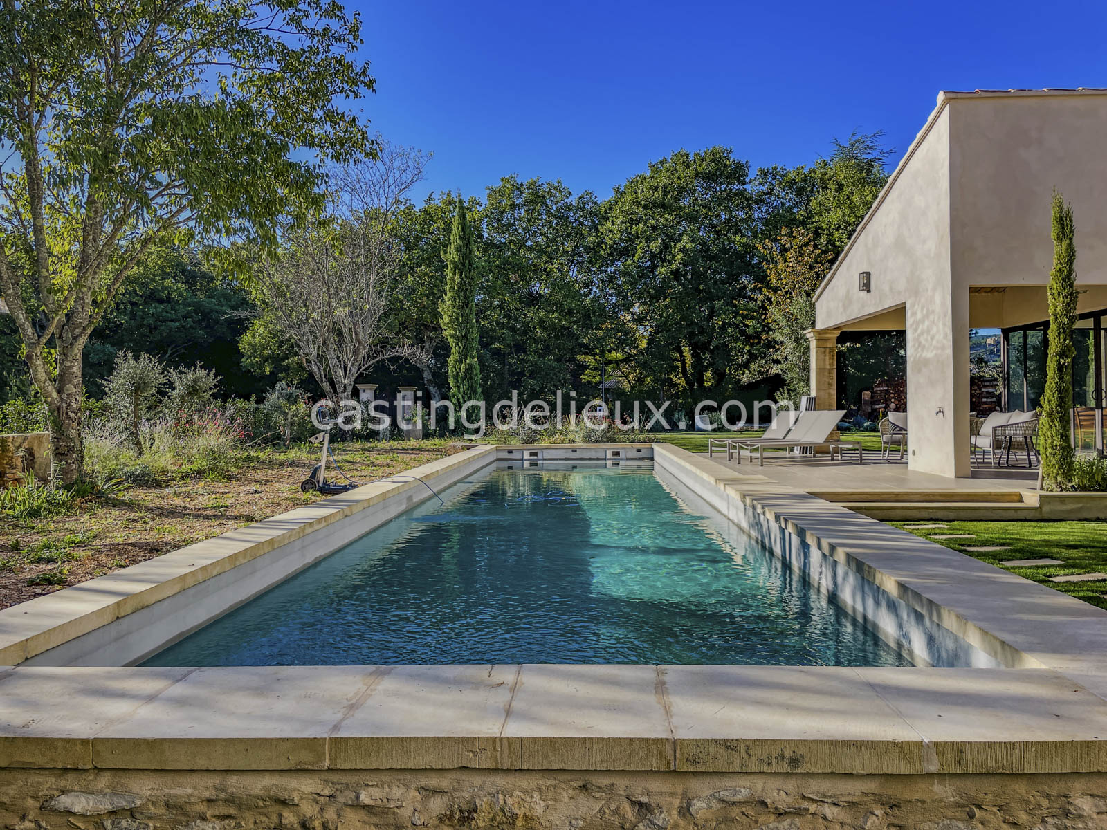 castingdelieux.com-FR201-location-lieux-tournage-shootingphoto-Luberon-151