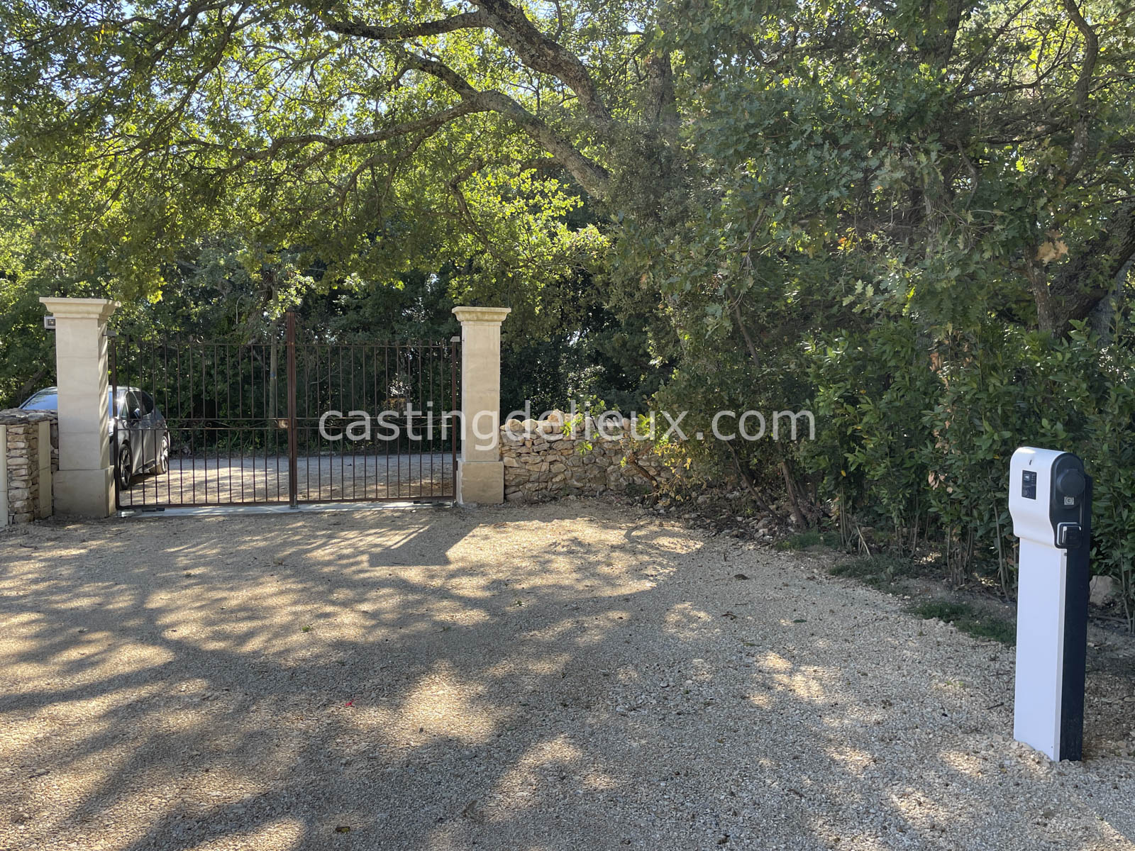 castingdelieux.com-FR201-location-lieux-tournage-shootingphoto-Luberon-153