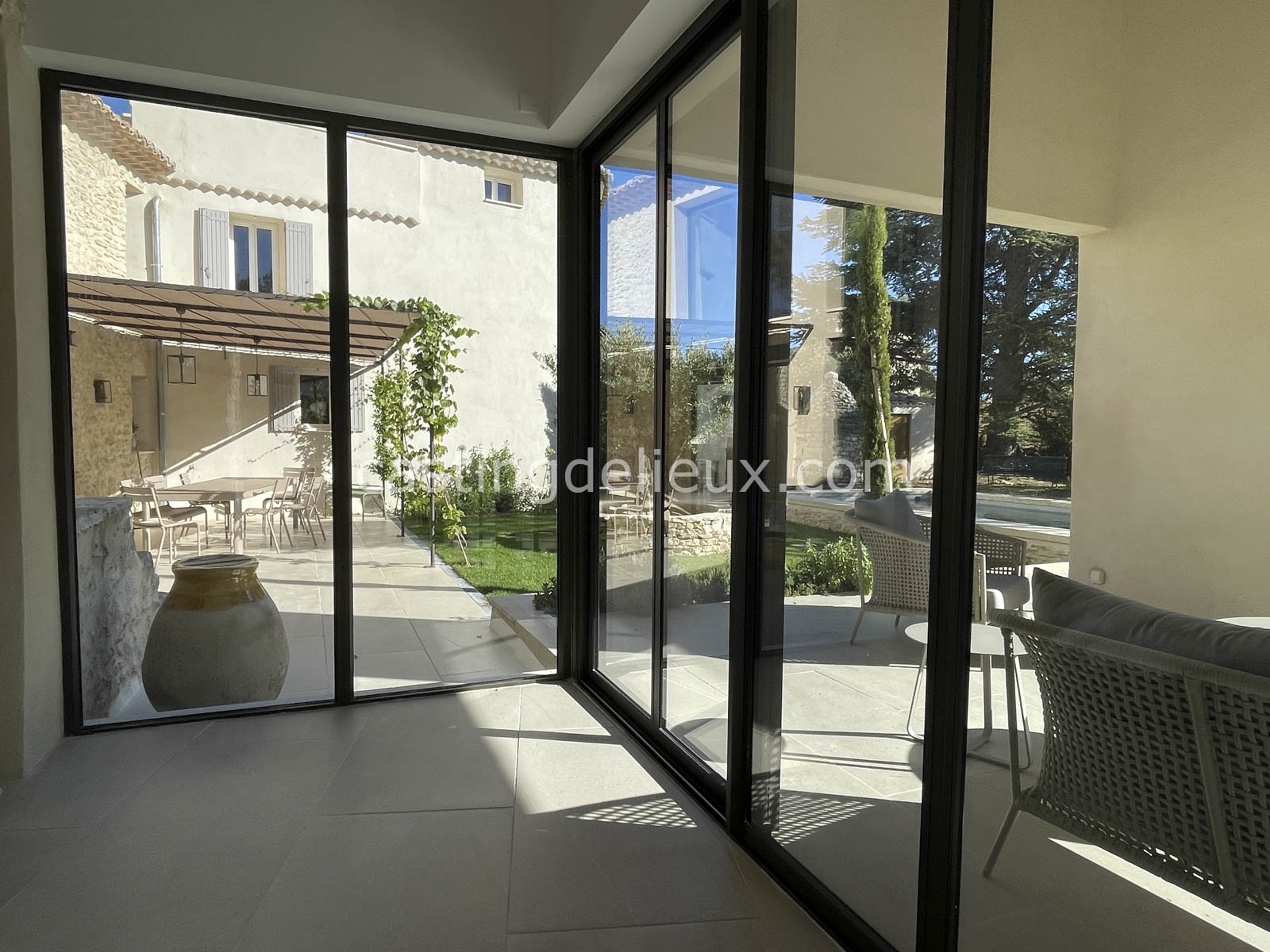 castingdelieux.com-FR201-location-lieux-tournage-shootingphoto-Luberon-17