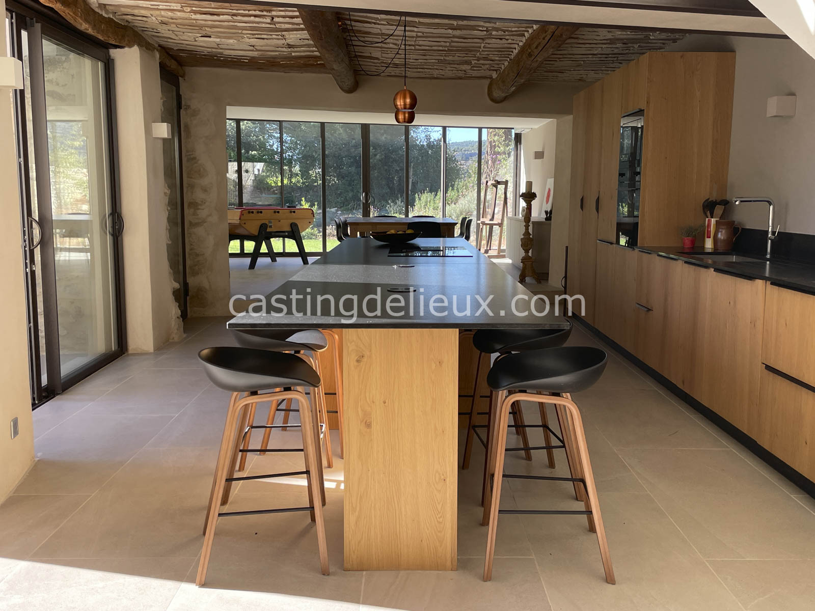 castingdelieux.com-FR201-location-lieux-tournage-shootingphoto-Luberon-9